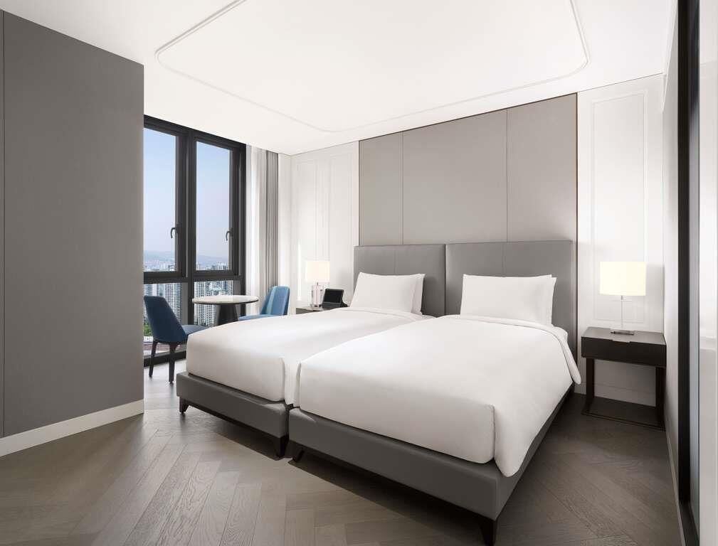 Residence Studio with 2 Single Beds | Premium bedding, down duvets, in-room safe, blackout curtains