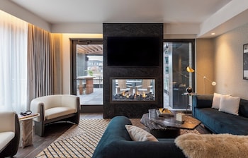 Premium bedding, down comforters, pillowtop beds, minibar at Thompson Denver, by Hyatt