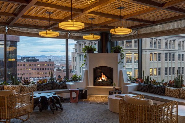 Serves lunch and happy hour - Thompson Denver, by Hyatt (Denver)