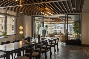 Serves lunch and happy hour - Thompson Denver, by Hyatt (Denver)