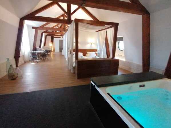 1 slaapkamer, een strijkplank/strijkijzer, wifi, beddengoed