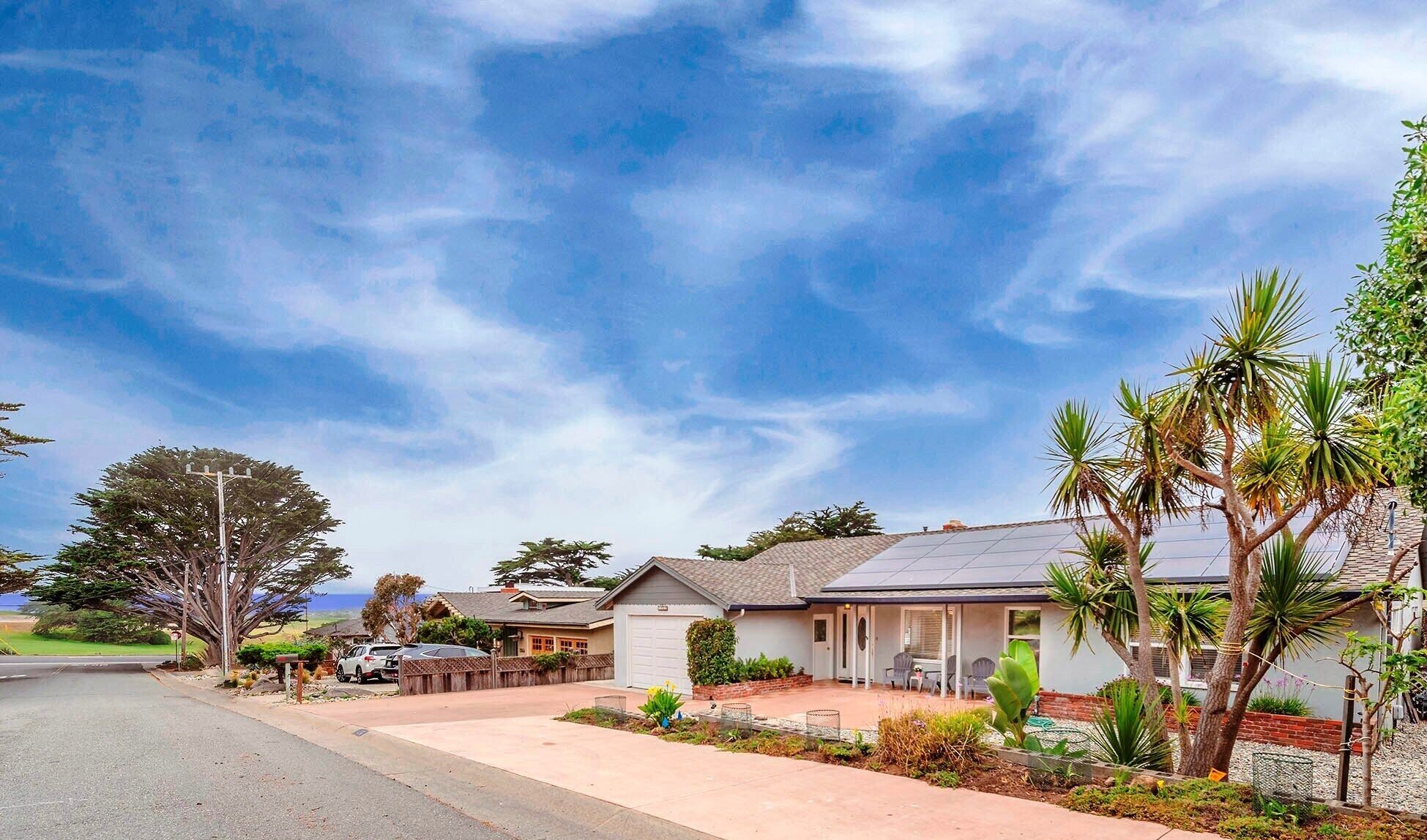 3828 The 9th Green - Across from the Pacific Grove Golf Links and Restaurant