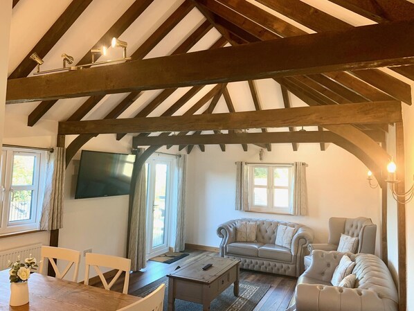 빌라 | 거실 | 디지털 채널 시청이 가능한 30인치 TV