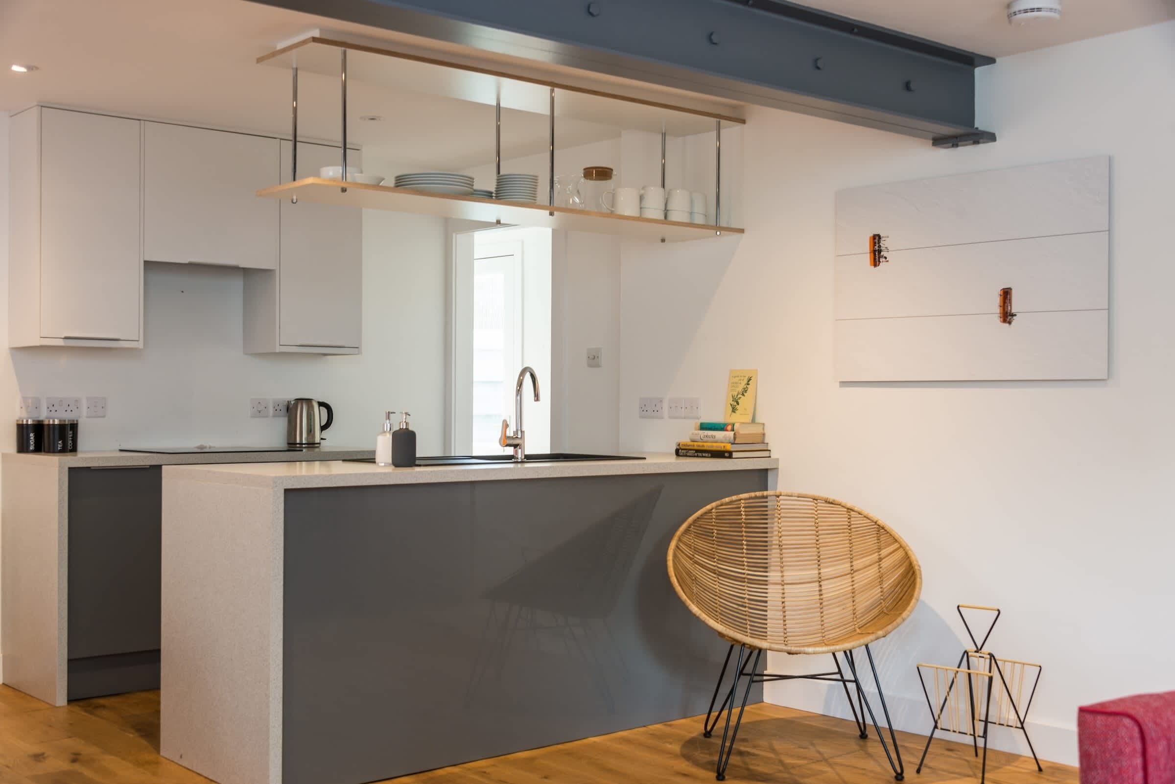 Kühlschrank, Ofen, Herdplatte, Geschirrspüler