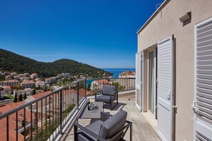 Lejlighed (Two Bedroom Apartment with Terrace) | Terrasse/gårdhave