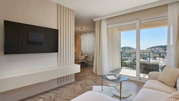 Apartment (Two Bedroom Apartment with Terrace) | Wohnzimmer