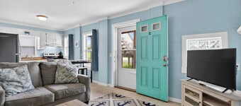 Beachside Escape – 2BR Ground-Floor Condo