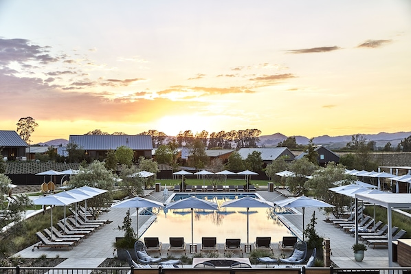 Outdoor pool, cabanas (surcharge), pool umbrellas
