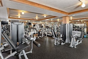 Fitness facility - Deluxe 2 Bedroom Apartments at Resort with Outdoor Pool & Hot Tub (Aspen)
