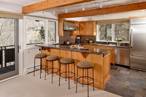 Appart'hôtel, 2 chambres | Cuisine privée