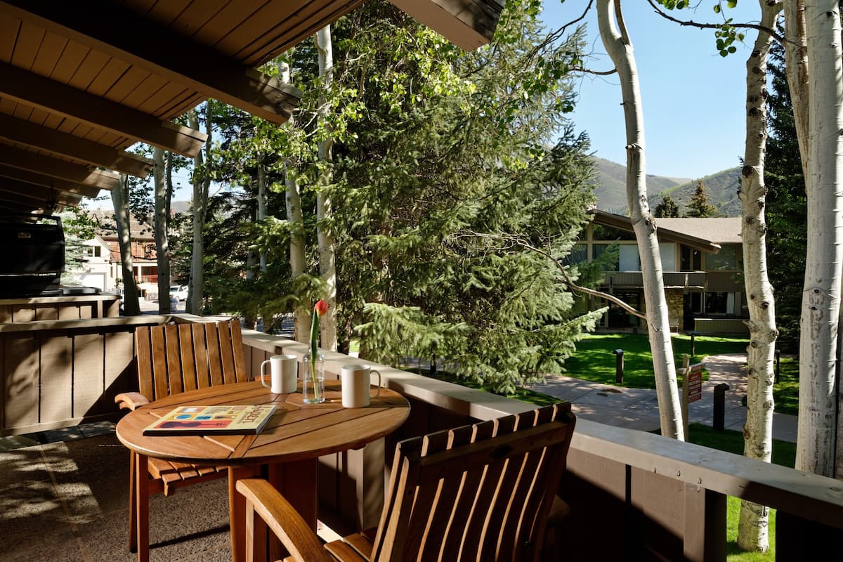 Condo, 2 Bedrooms | Outdoor dining