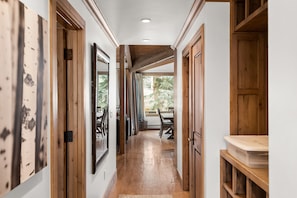 Iron/ironing board, free WiFi - Deluxe 2 Bedroom Apartments at Resort with Outdoor Pool & Hot Tub (Aspen)