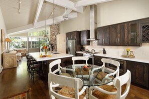 Private kitchen - Comfortable & Modern 2 Bedroom Apartments - Right on the Slopes! (Aspen)