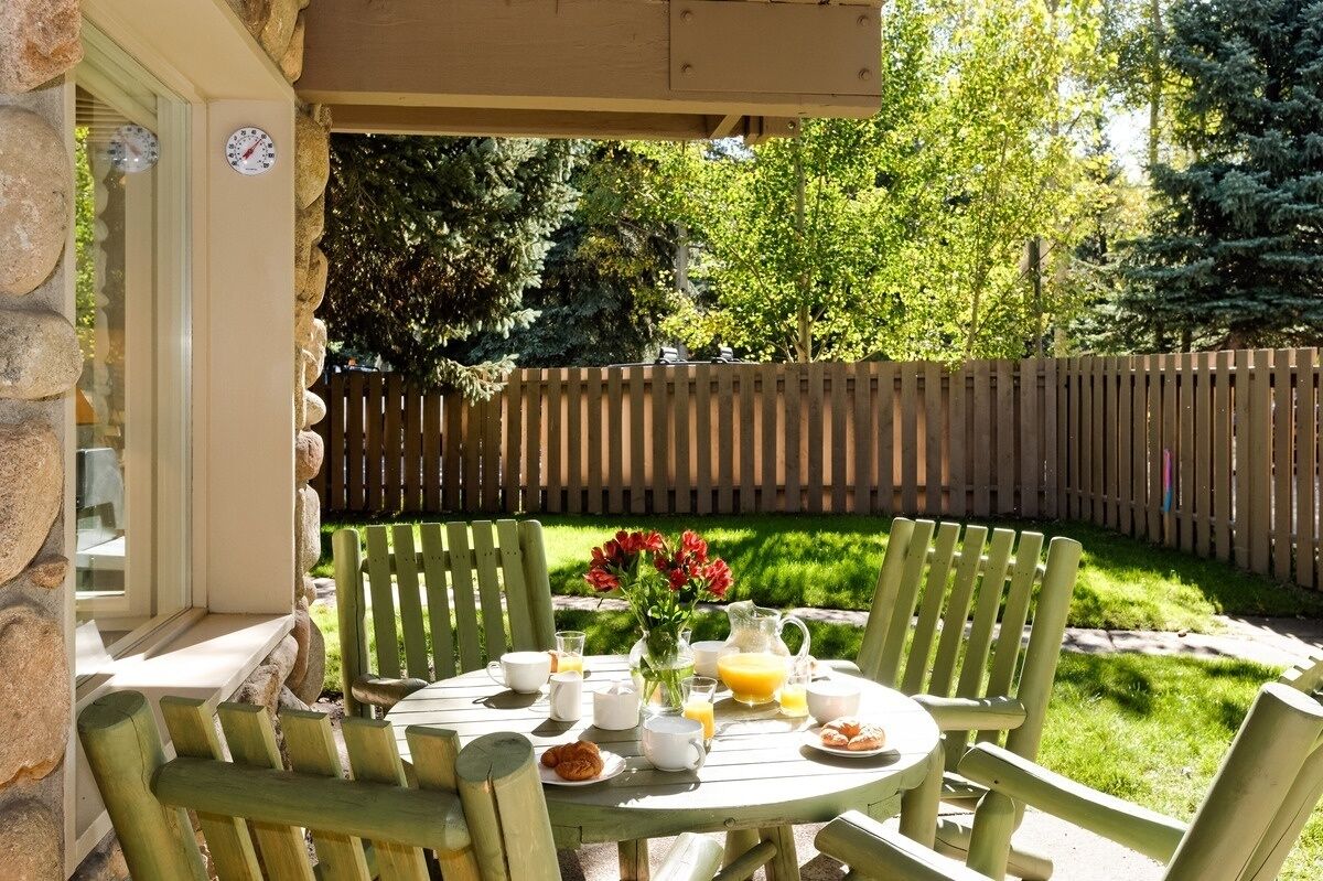 Outdoor dining