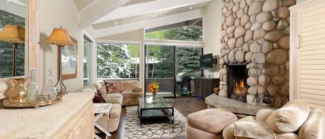 Condo, 2 Bedrooms | Living area