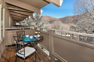 Condo, 2 Bedrooms | Outdoor dining