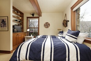Condo, 3 Bedrooms