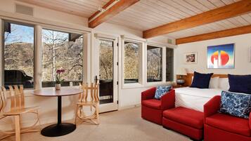 Condo, 1 Bedroom | Living room | Fireplace