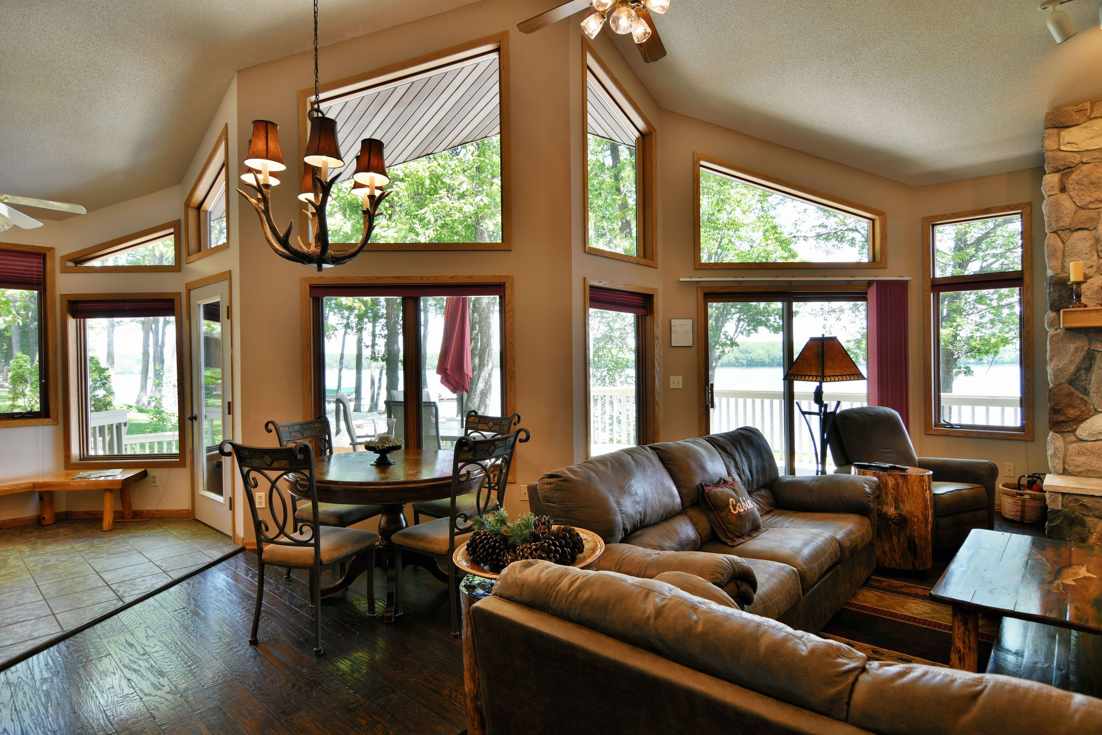 House, 4 Bedrooms | Living room