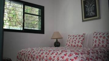 10 bedrooms, in-room safe, desk, iron/ironing board