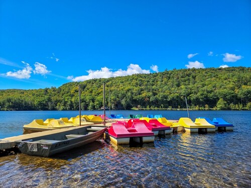 Okemo Westwood Condo 3 Bedroom Condo by RedAwning
