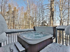 Condo, 3 Bedrooms | Property grounds