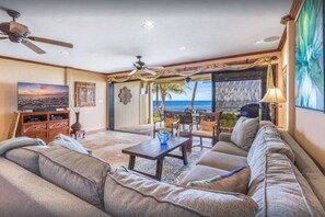 TV - Spectacular Oceanfront 4 Bedroom (Lahaina)