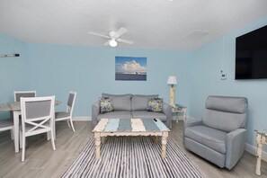 TV - MT Beach Nik is renovated 1 bed1 bath near beach (Fort Myers Beach)