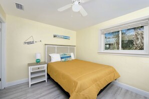 1 bedroom, Internet, bed sheets - MT Sandy Haven is a 1 bedroom 1 bath in multi-family near beach (Fort Myers Beach)