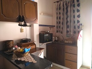 冰箱、微波炉、烤箱、茶具/咖啡用具