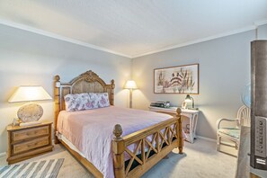 2 bedrooms, free WiFi, bed sheets - ~ Beach Beauty ~ Beautiful Ocean Front Condo! (Myrtle Beach)