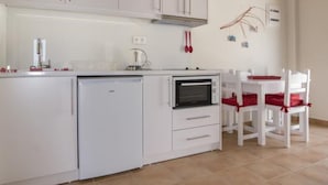 Comfort Apartment | Private kitchen | Fridge, toaster oven, cookware/dishes/utensils, cleaning supplies - Kirki Filoxenia Apts By Checkin (Corfu)