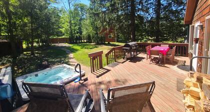 Family Friendly Farmhouse at base of hunter mountain! Renovated in 2022!