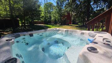 Bain à remous extérieur