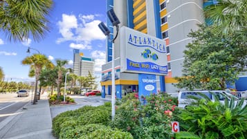 Pintu masuk properti