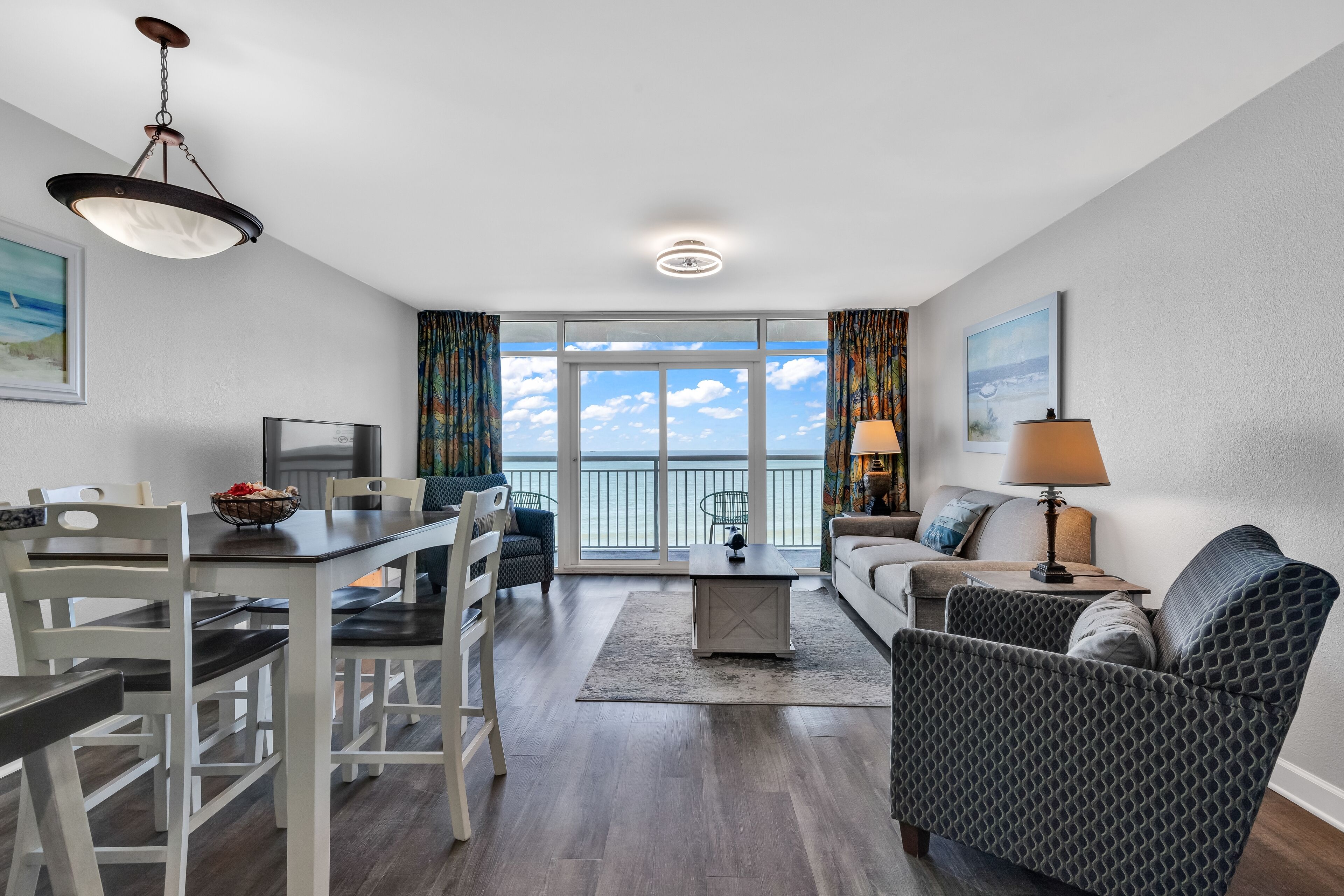 Comfort-huoneisto, 1 makuuhuone, parveke, rantanäköala | Olohuone