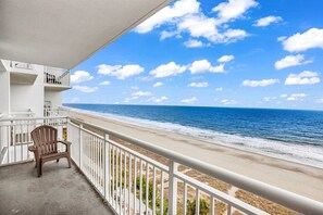 Signature-Apartment, 2 Schlafzimmer, Strandblick, Meerseite | Balkon