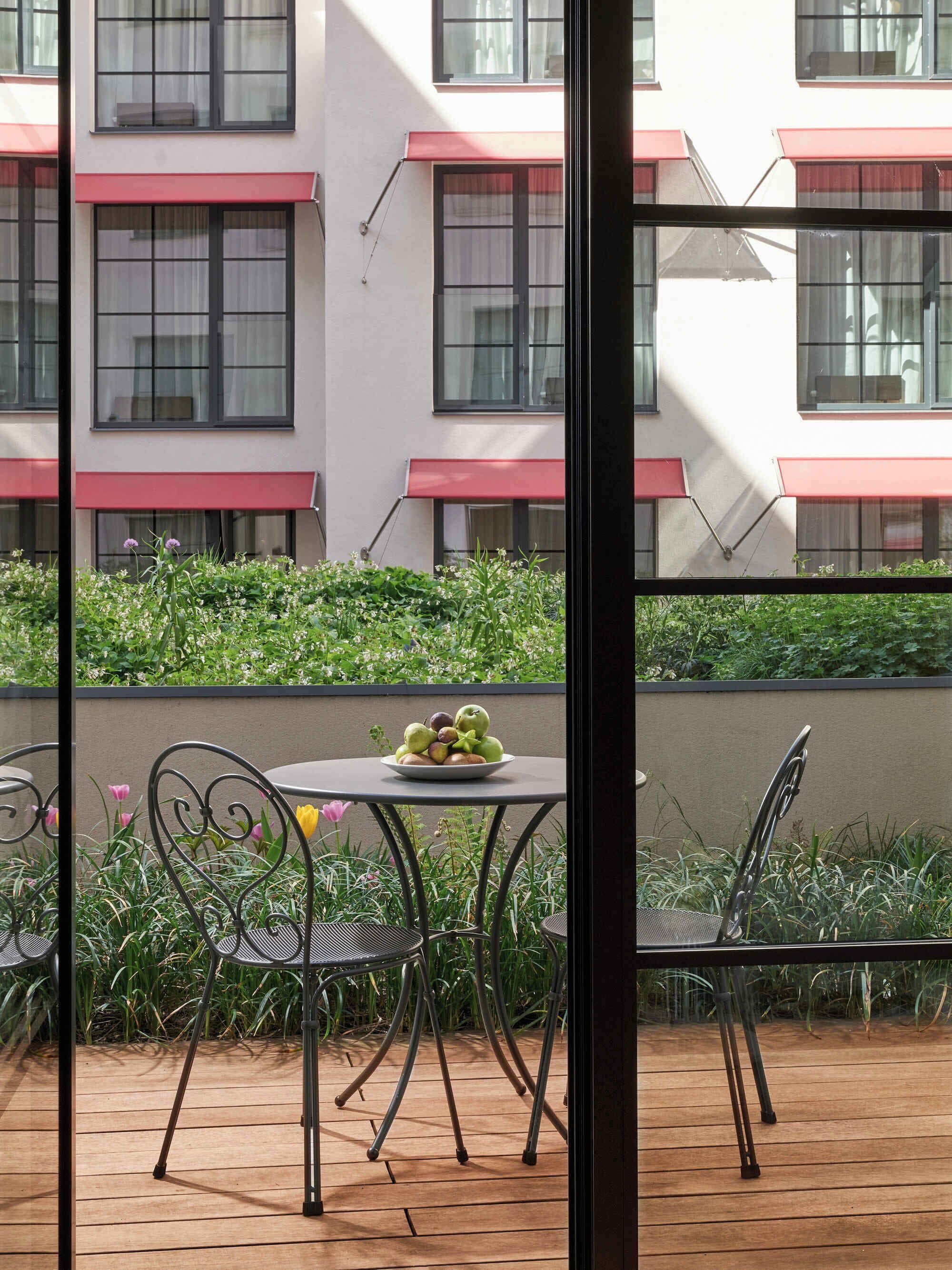 premium suite | terrace/patio