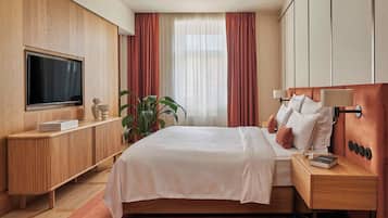 Deluxe Suite | 1 bedroom, Egyptian cotton sheets, premium bedding, down comforters