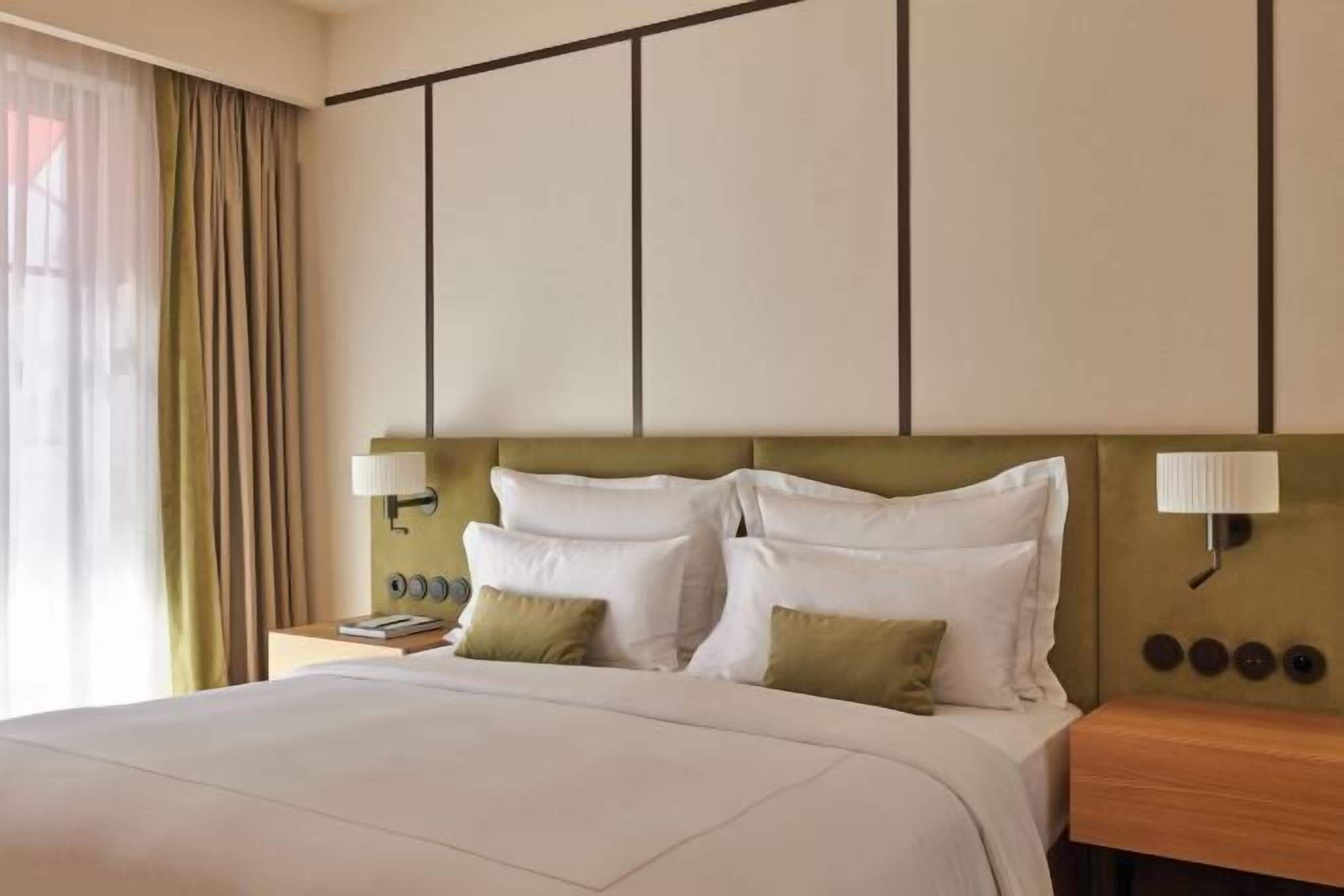 Egyptian cotton sheets, premium bedding, down comforters, in-room safe