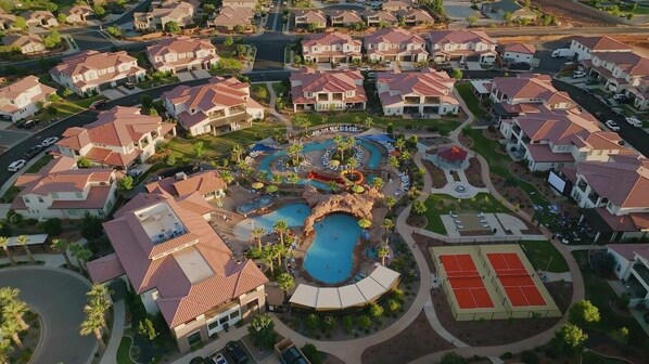 Exterior - Arcadia 50 | Shuffleboard * Sleeps 22 * Views of Red Rocks (Santa Clara)