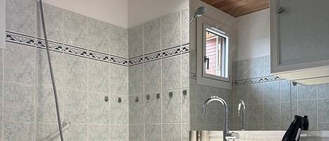 أحواض استحمام، مجففات شعر