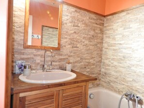Bathtub