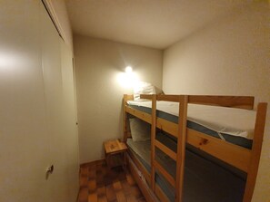 1 camera