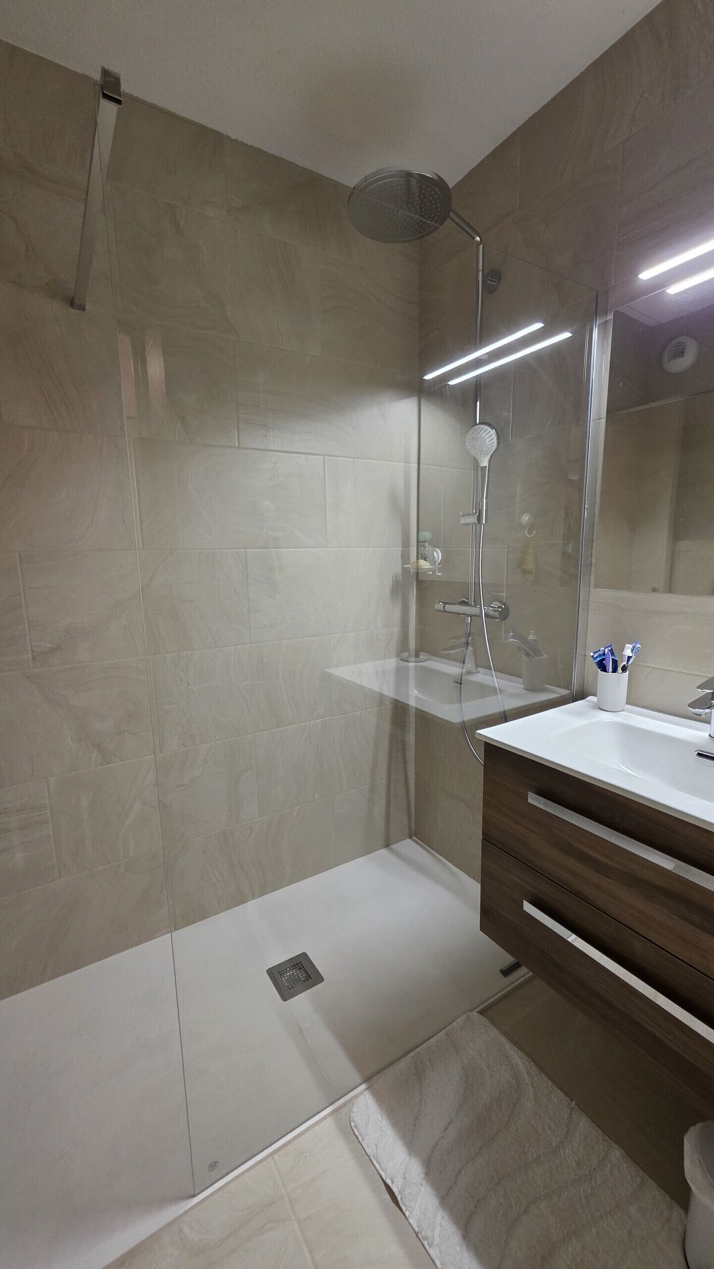 Bathtub