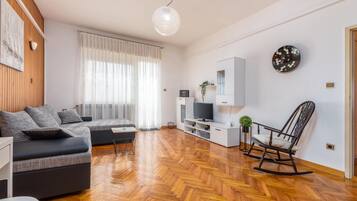 Nhà | Phòng khách | TV