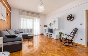 House | Living room | TV