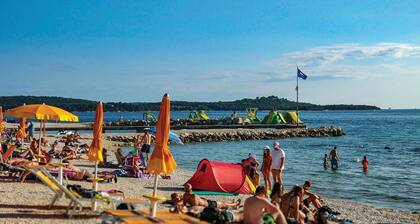 Amazing Home in Fazana With 3 Bedrooms and Wifi