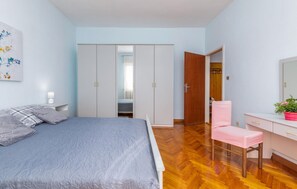 House | 3 bedrooms, free WiFi