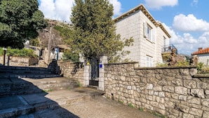 Unclassified image, 2 of 29, button - Stunning Apartment in Dubrovnik With Wifi and 2 Bedrooms (Dubrovnik)